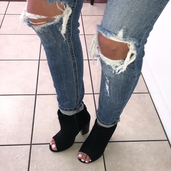 Shoes - ✨Patty Block Heel Booties✨